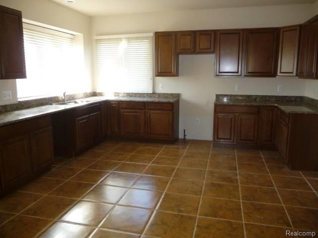 1193 Krista Court Rochester, MI 48307 - Photo 10 of 25 10