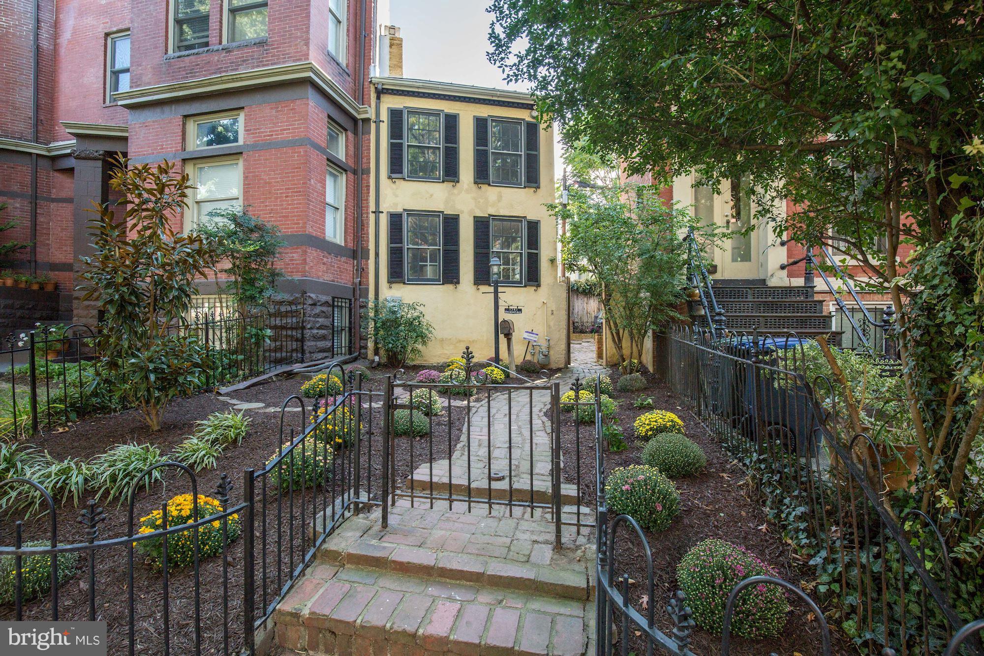 1341 Vermont Avenue Northwest Washington, DC 20005 - Photo 2 of 29 a view of balcony and patio