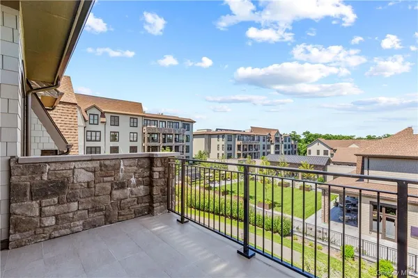 $1,995,000 | 120 Old Post Road, Unit PHE303, Rye, NY 10580