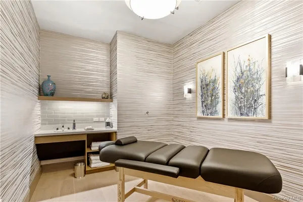 $1,995,000 | 120 Old Post Road, Unit PHE303, Rye, NY 10580