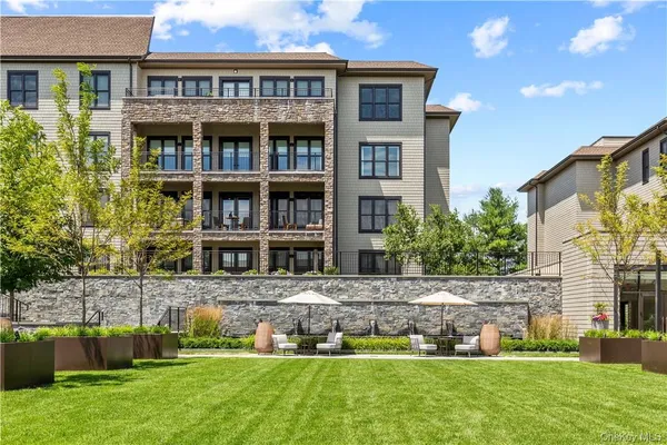 $1,995,000 | 120 Old Post Road, Unit PHE303, Rye, NY 10580