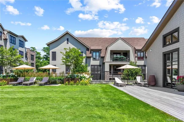 $1,995,000 | 120 Old Post Road, Unit PHE303, Rye, NY 10580