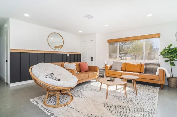 $2,350 | 61660 Valley View Drive, Joshua Tree, CA 92252