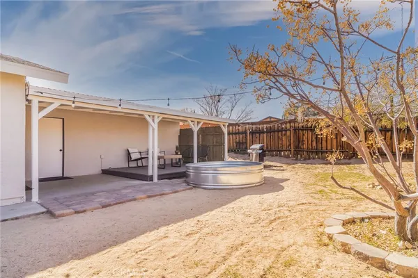 $2,350 | 61660 Valley View Drive, Joshua Tree, CA 92252