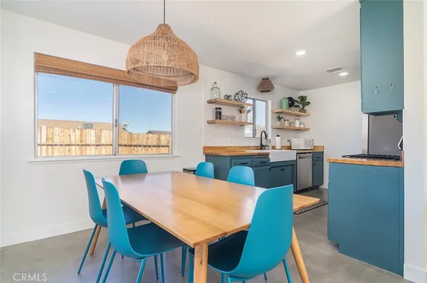 $2,350 | 61660 Valley View Drive, Joshua Tree, CA 92252