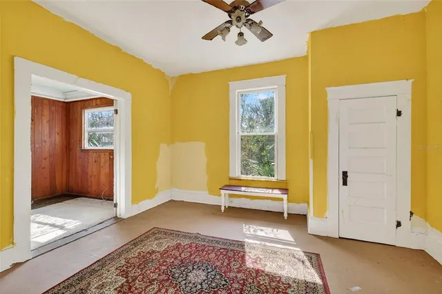 a view of room with window and washer