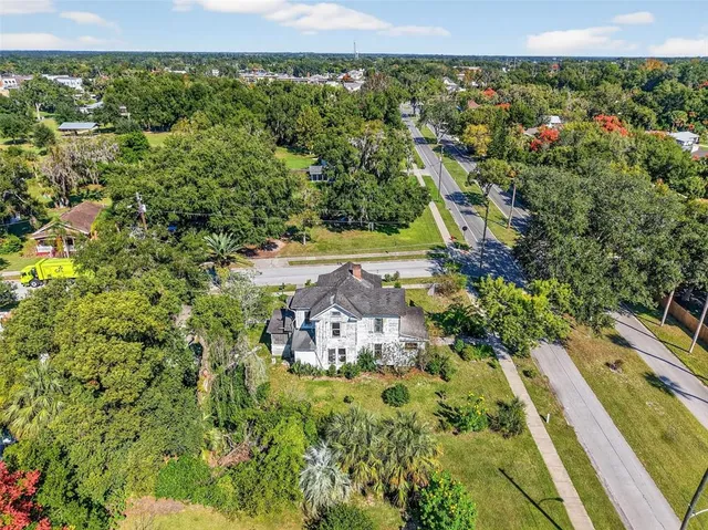 $260,000 | 102 South Trowell Avenue, Umatilla, FL 32784