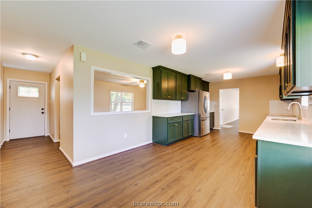703 Horlock Street Navasota, TX 77868 - Photo 10 of 37