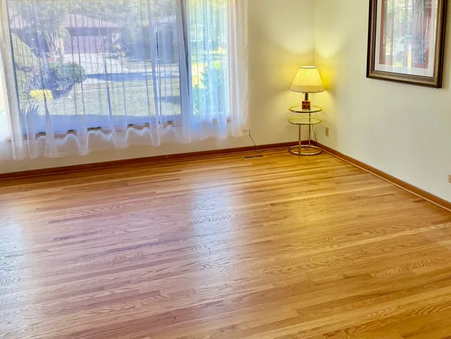 $464,000 | 1408 Spruce Lane, Westmont, IL 60559