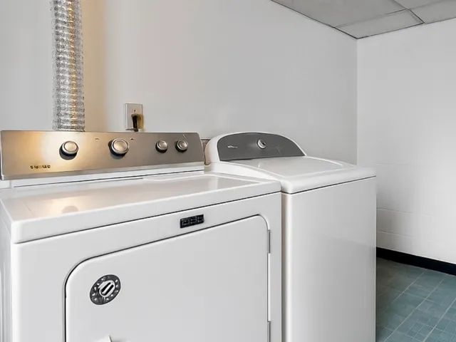 $464,000 | 1408 Spruce Lane, Westmont, IL 60559