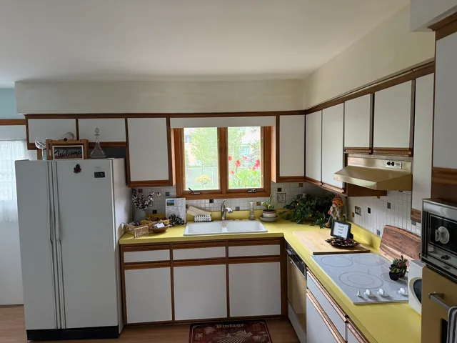 $464,000 | 1408 Spruce Lane, Westmont, IL 60559