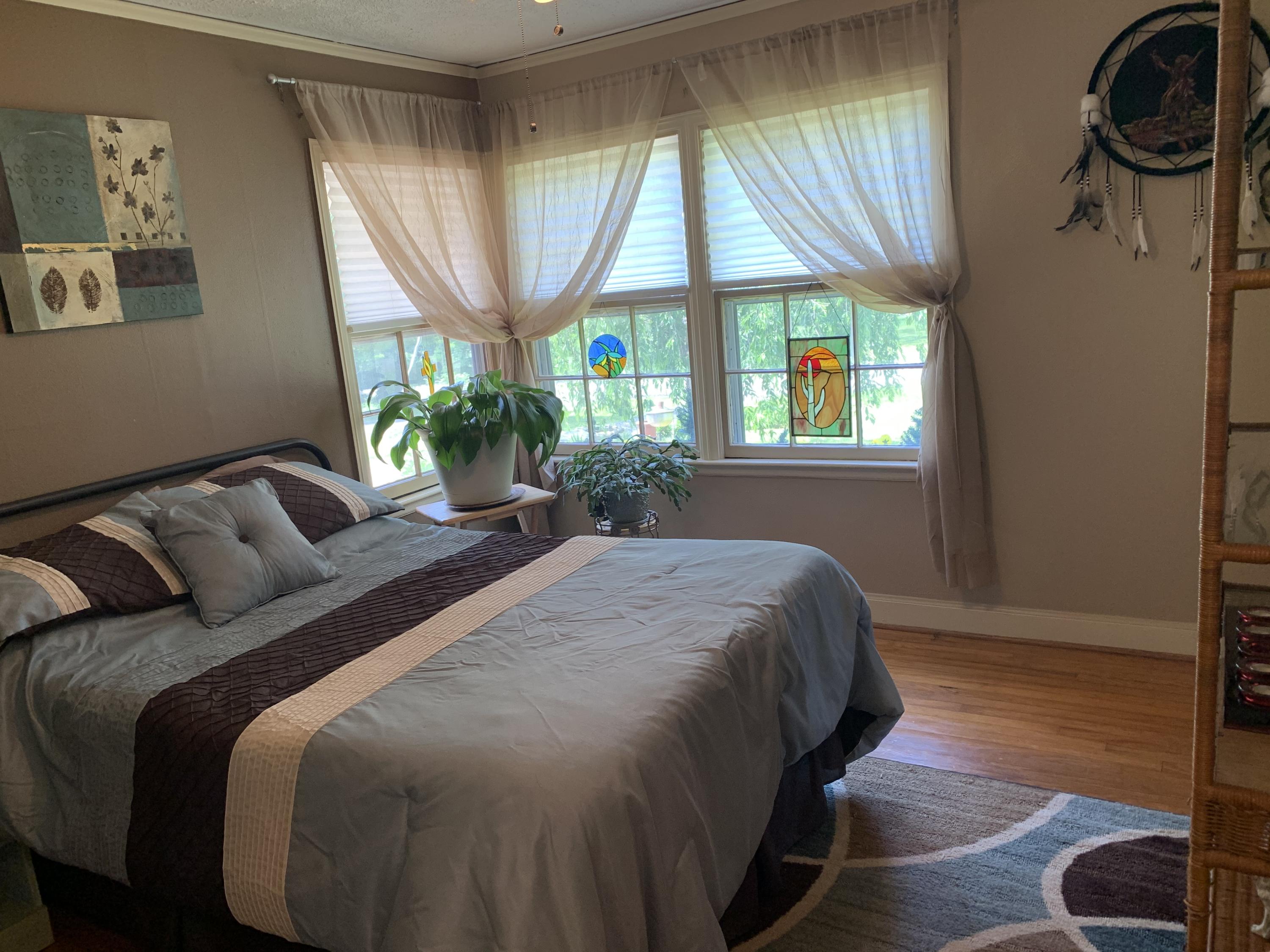 308 Hamilton Road Knoxville, TN 37920 - Photo 36 of 40 Guestroom windows