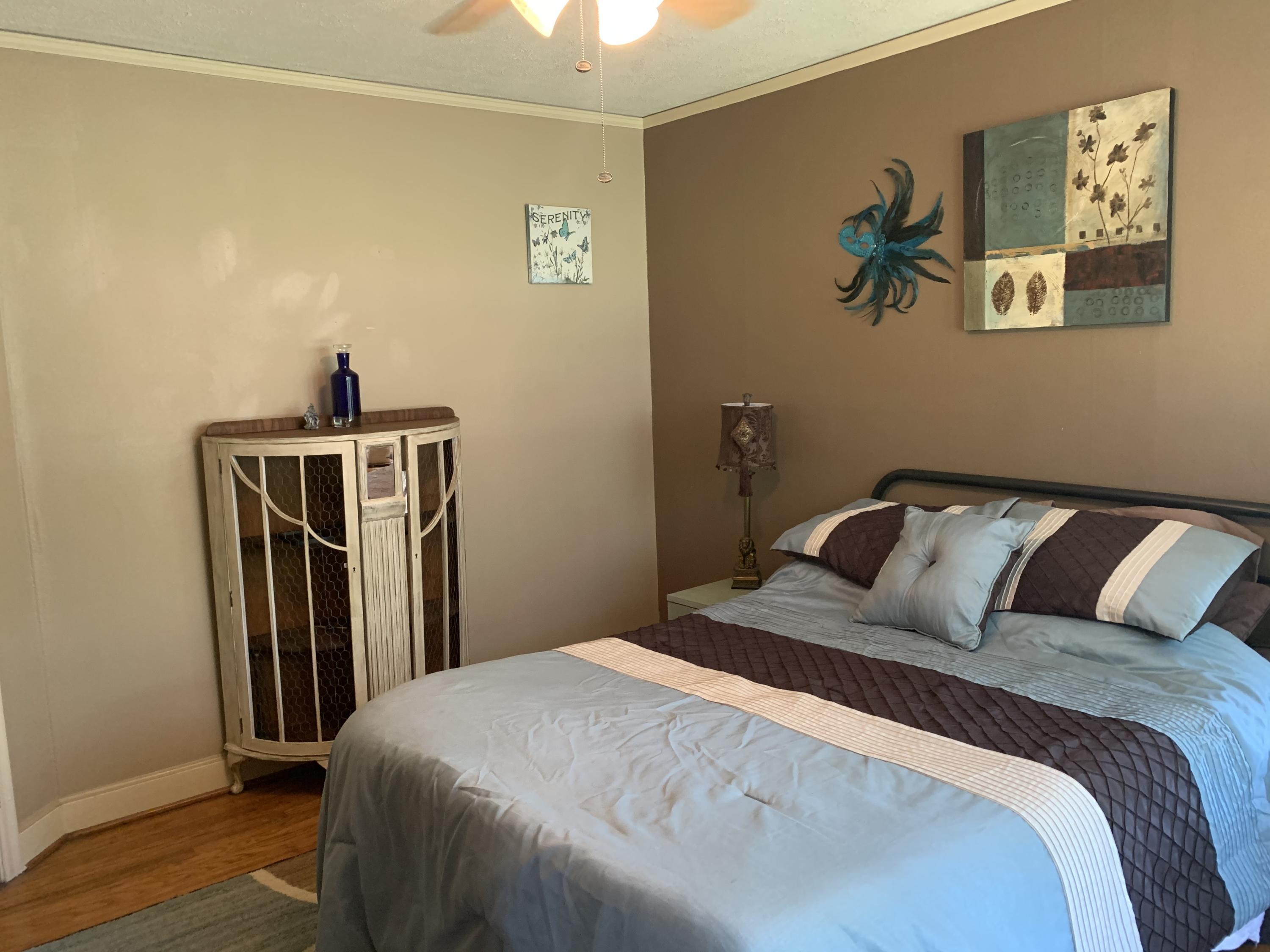 308 Hamilton Road Knoxville, TN 37920 - Photo 37 of 40 Guestroom 1