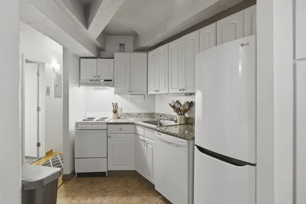 $3,100 | 12 Stoneholm Street, Unit 425, Boston, MA 02115
