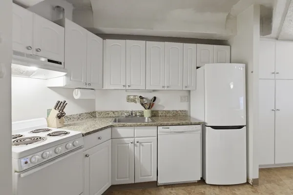 $3,100 | 12 Stoneholm Street, Unit 425, Boston, MA 02115