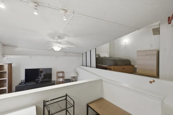 $3,100 | 12 Stoneholm Street, Unit 425, Boston, MA 02115