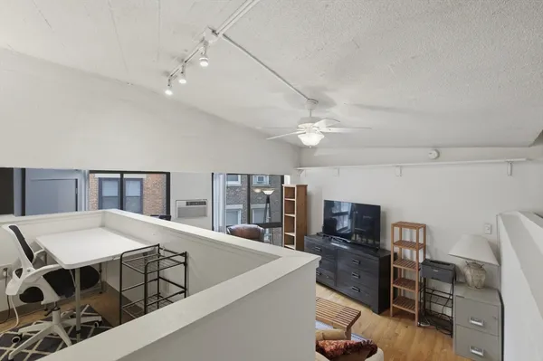 $3,100 | 12 Stoneholm Street, Unit 425, Boston, MA 02115