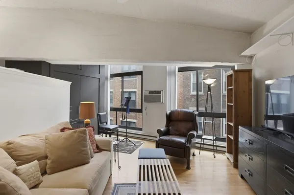 $3,100 | 12 Stoneholm Street, Unit 425, Boston, MA 02115