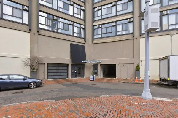 $3,100 | 12 Stoneholm Street, Unit 425, Boston, MA 02115