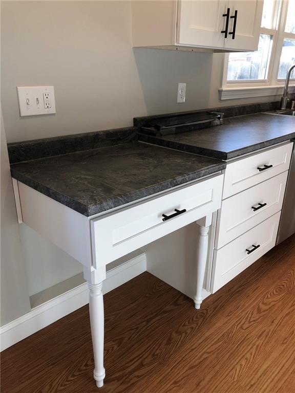 7 Sherbrook Road Barrington, RI 02806 - Photo 16 of 34 Desk
