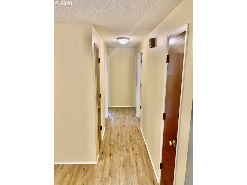 2780 21st Street Springfield, OR 97477 - Photo 8 of 11