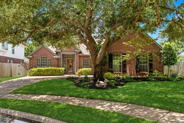 $355,000 | 9539 Barretts Glen Court, Houston, TX 77065