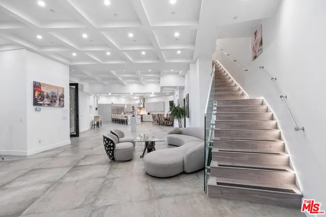 $5,295,000 | 6181 Temple Hill Drive, Los Angeles, CA 90068