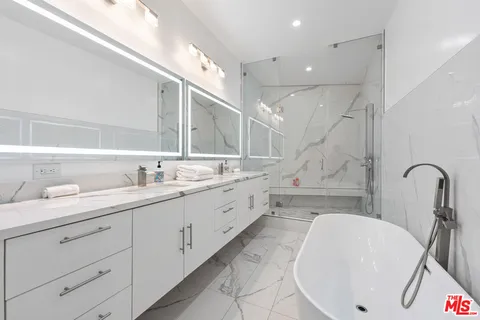 $5,295,000 | 6181 Temple Hill Drive, Los Angeles, CA 90068