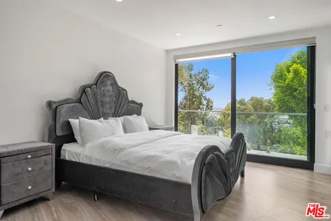 $5,295,000 | 6181 Temple Hill Drive, Los Angeles, CA 90068