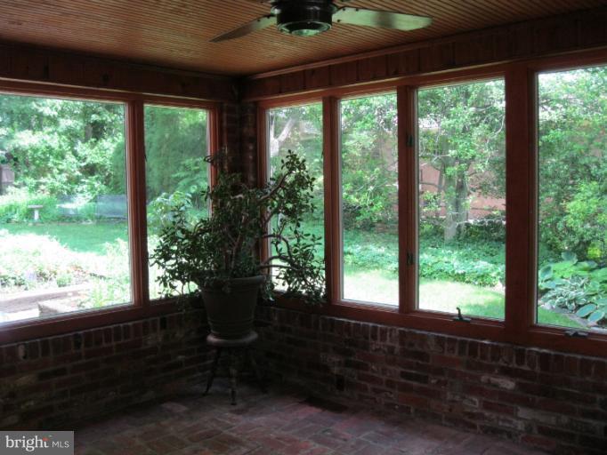 6213 Wedgewood Road Bethesda, MD 20817 - Photo 8 of 9 Interior (General)