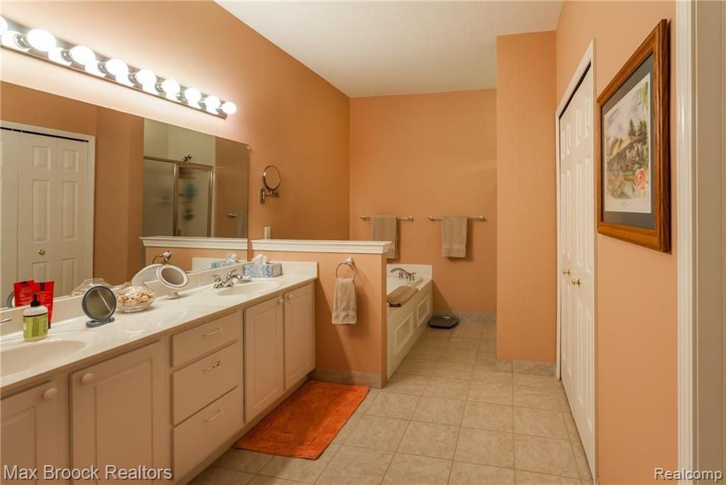 2280 Creek Bend Rochester Hills, MI 48309 - Photo 26 of 35