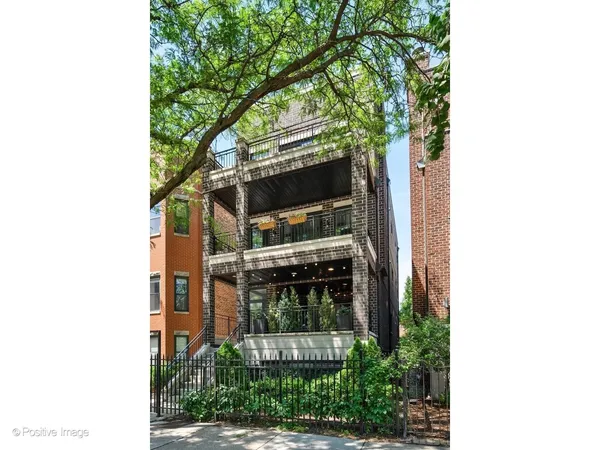 $1,195,000 | 2506 North Southport Avenue, Unit 1, Chicago, IL 60614