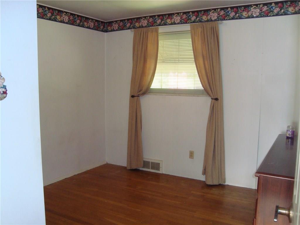 707 Center Road Pittsburgh, PA 15239 - Photo 6 of 14 Master Bed room