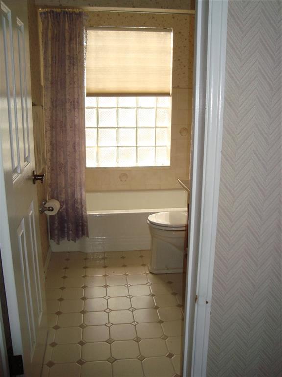 707 Center Road Pittsburgh, PA 15239 - Photo 9 of 14 Bathroom main level