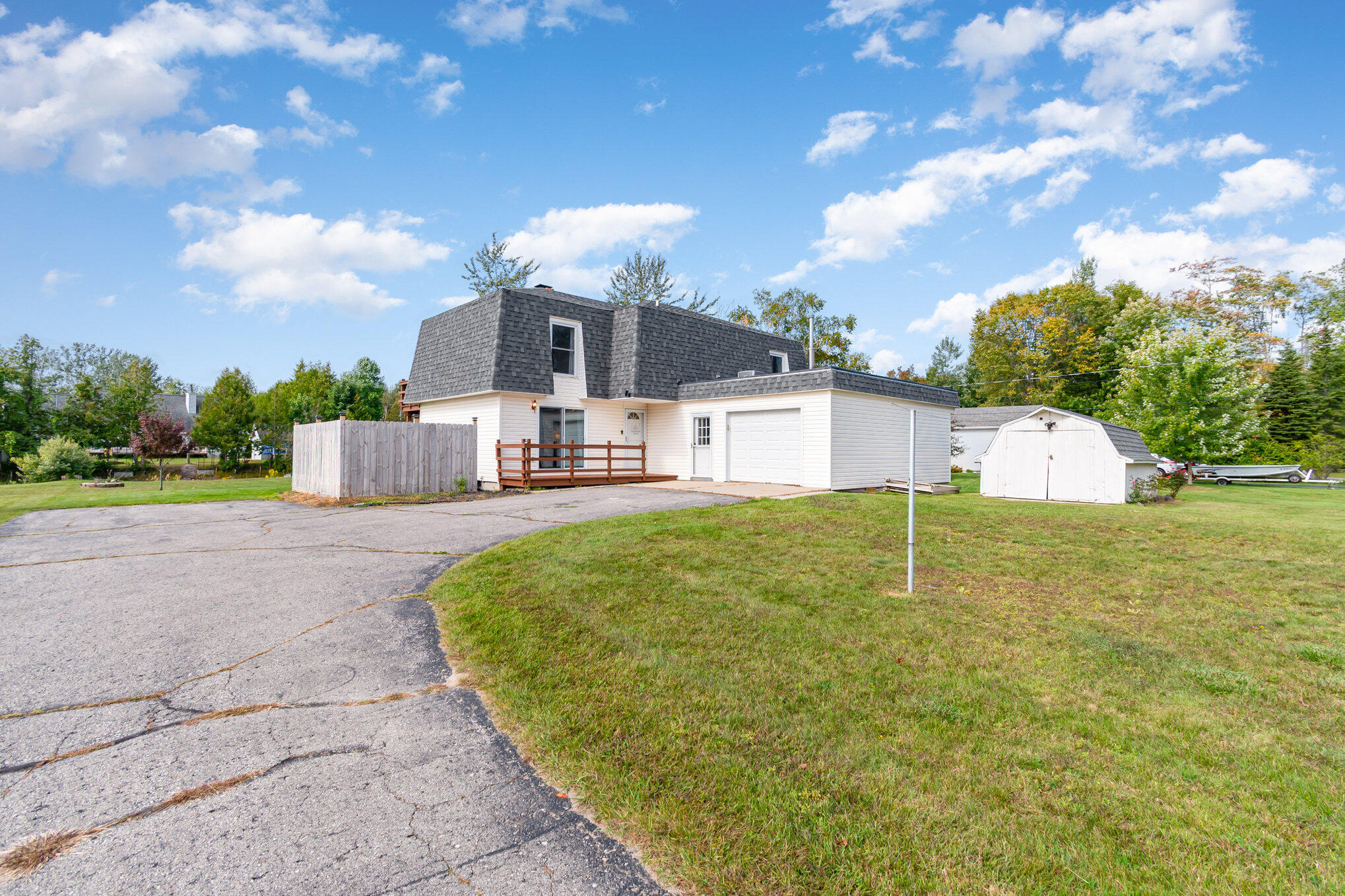 121 Channel Road 1 Alpena, MI 49707 - Photo 4 of 29 002_next_door_photos_121_1-edit-edit-1_9