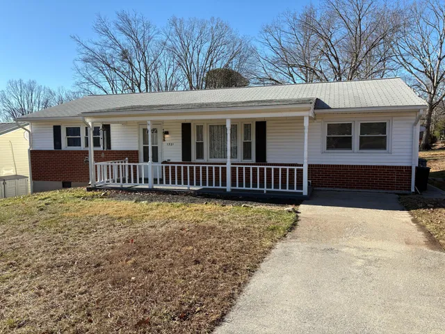 $179,900 | 1321 Linden Avenue, Clifton Forge, VA 24422
