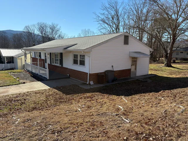 $179,900 | 1321 Linden Avenue, Clifton Forge, VA 24422