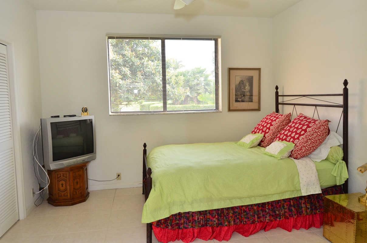 6370 Angus Road Lake Worth, FL 33467 - Photo 17 of 28 A59G33_still_br2