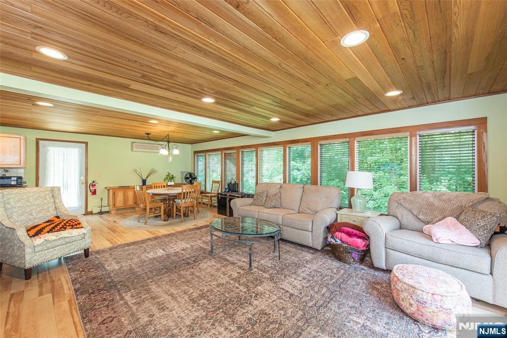 101 Rolling Ridge Road West Milford, NJ 07480 - Photo 17 of 33
