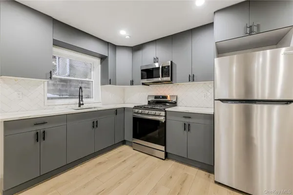 $2,350 | 604 Yonkers Avenue, Unit B, Yonkers, NY 10704