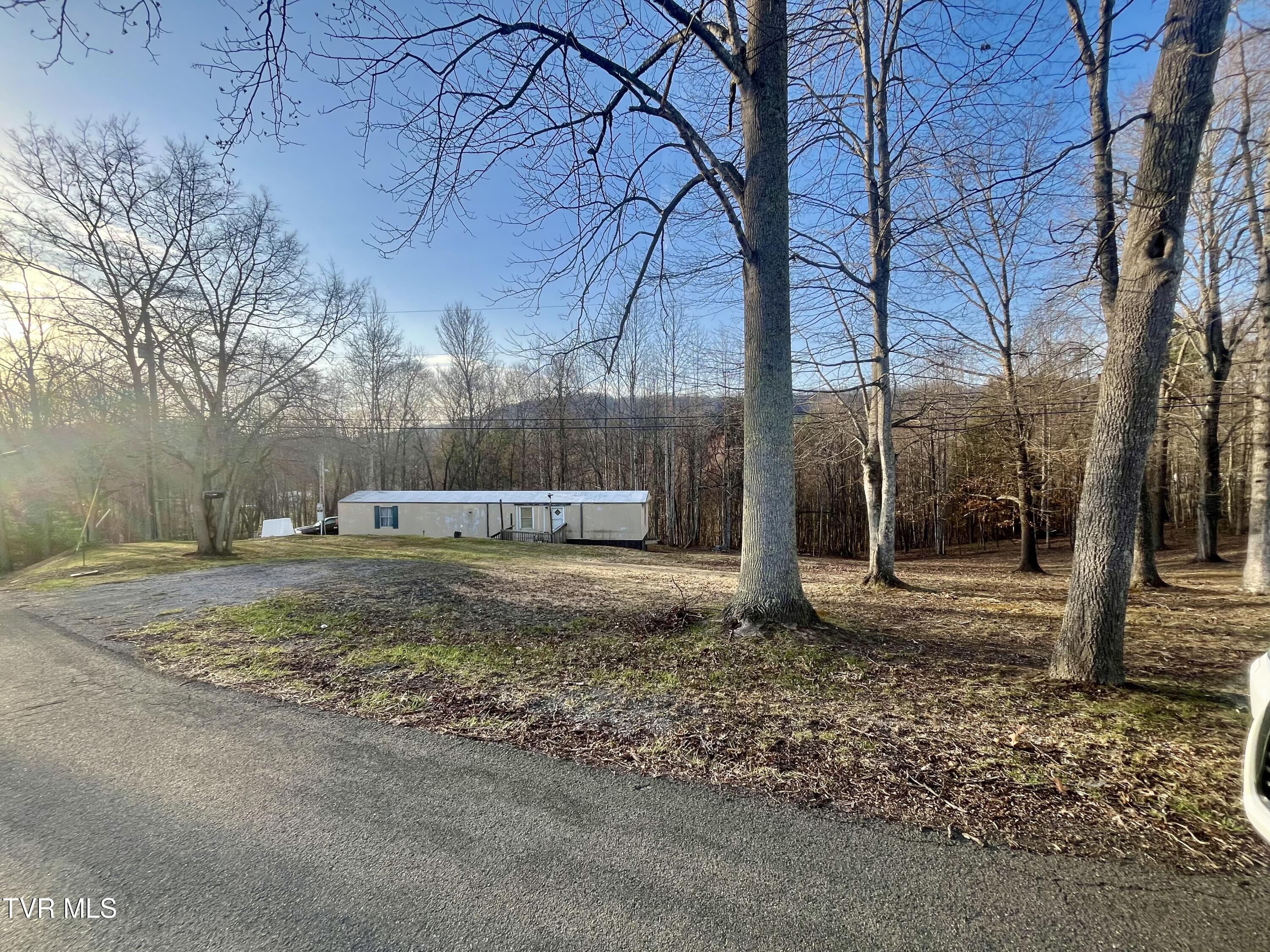 11325 Frederick Road Coeburn, VA 24230 - Photo 2 of 2 IMG_5377