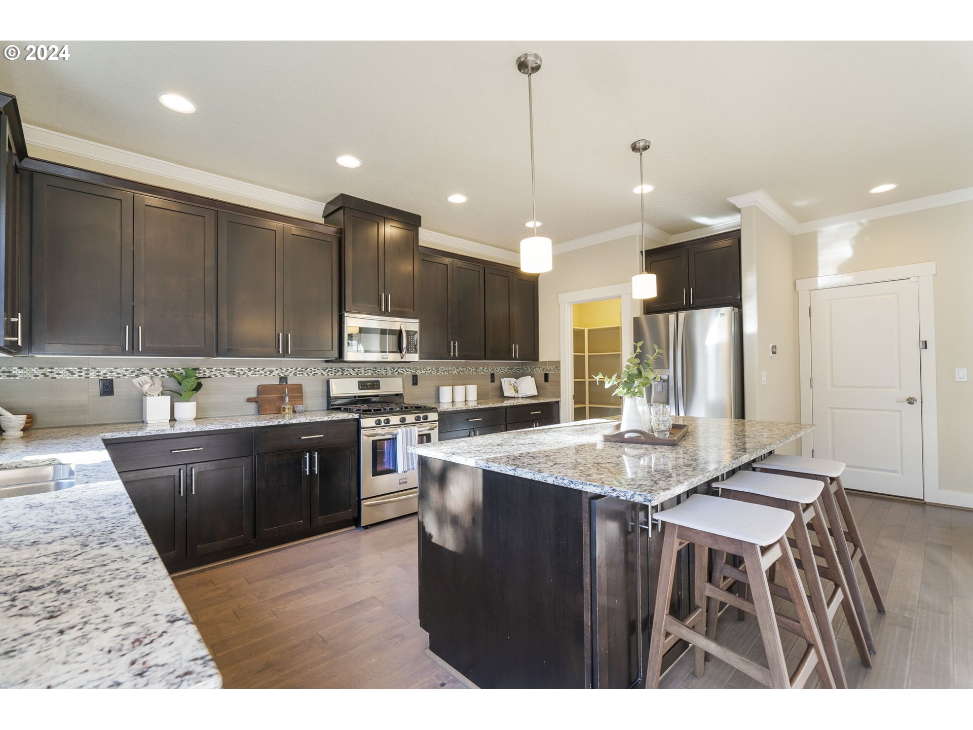 7613 Southwest Applegate Drive Beaverton, OR 97007 - Photo 15 of 48 Kitchen