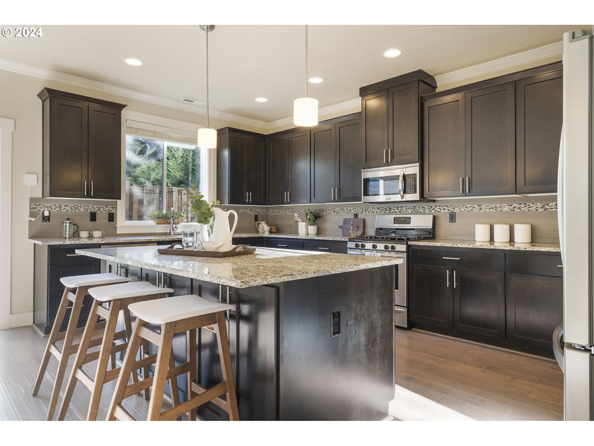 7613 Southwest Applegate Drive Beaverton, OR 97007 - Photo 16 of 48 Kitchen