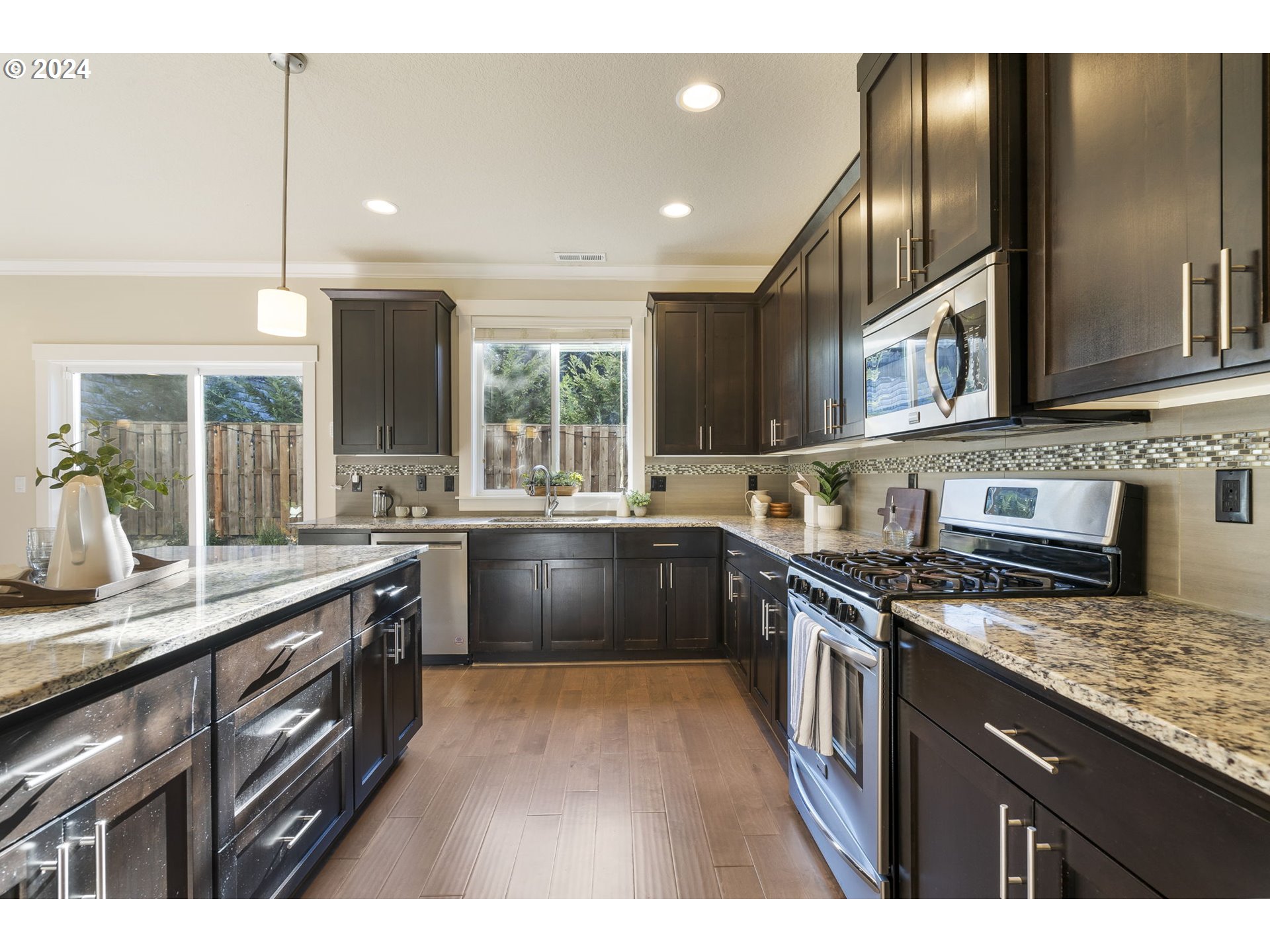 7613 Southwest Applegate Drive Beaverton, OR 97007 - Photo 17 of 48 Kitchen