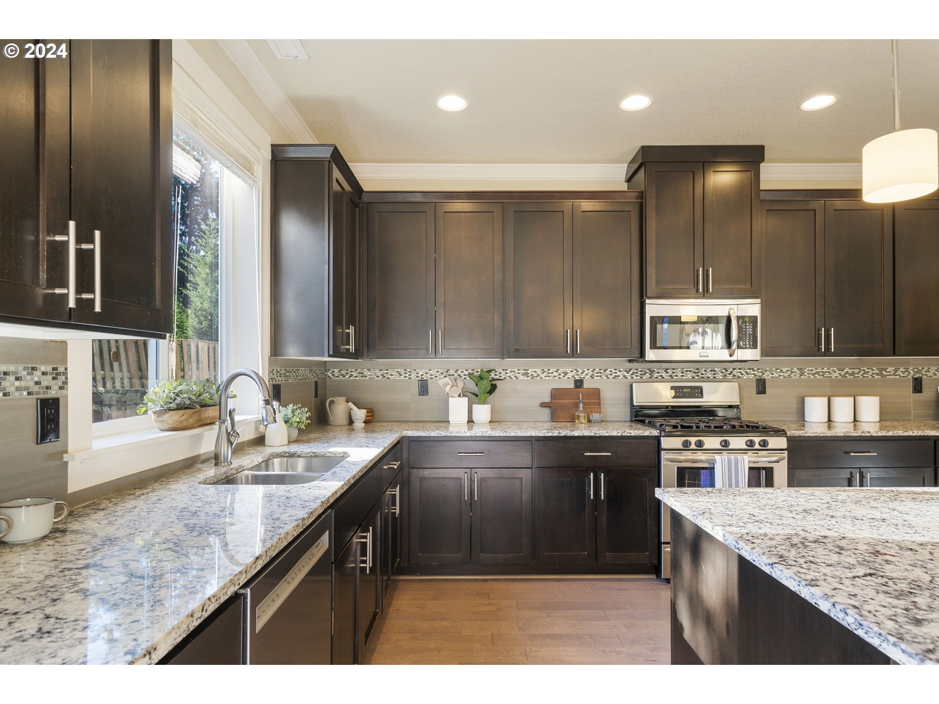 7613 Southwest Applegate Drive Beaverton, OR 97007 - Photo 18 of 48 Kitchen