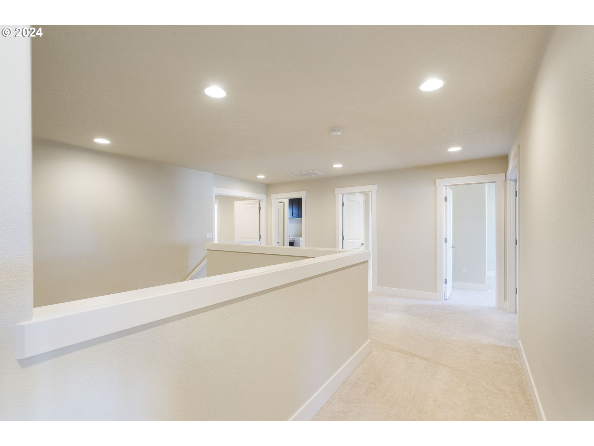 7613 Southwest Applegate Drive Beaverton, OR 97007 - Photo 40 of 48 Hallway