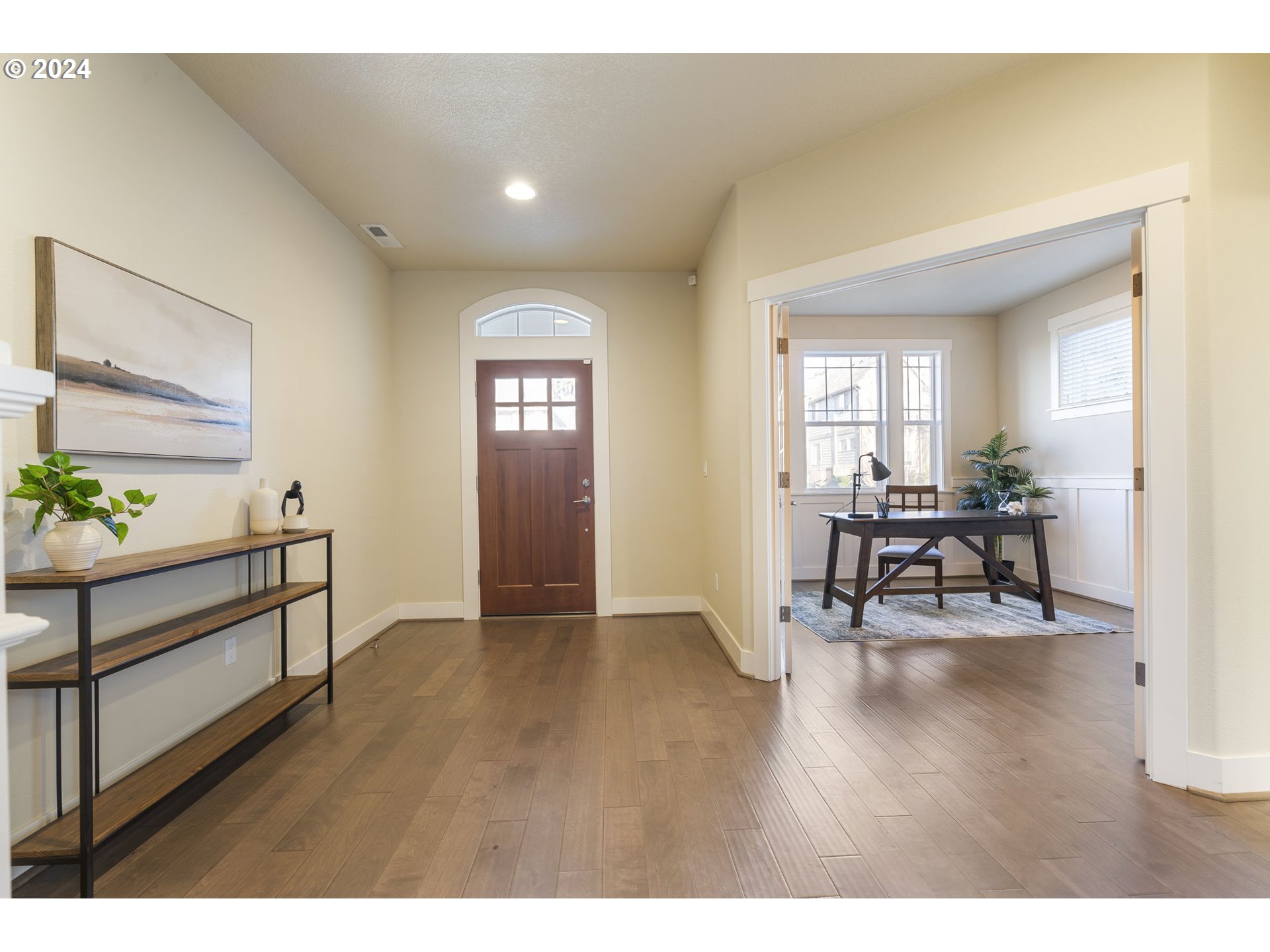 7613 Southwest Applegate Drive Beaverton, OR 97007 - Photo 4 of 48 Entrance/Foyer