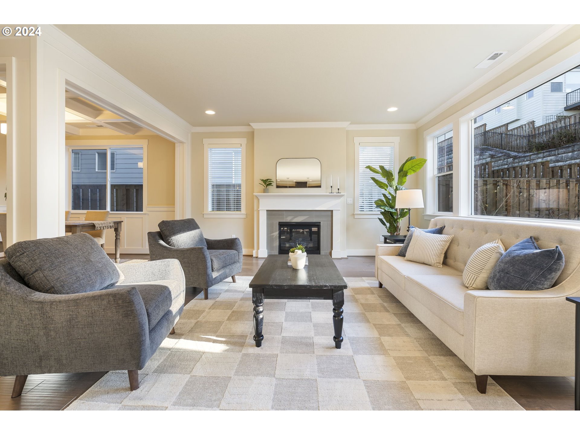 7613 Southwest Applegate Drive Beaverton, OR 97007 - Photo 10 of 48 Great Room