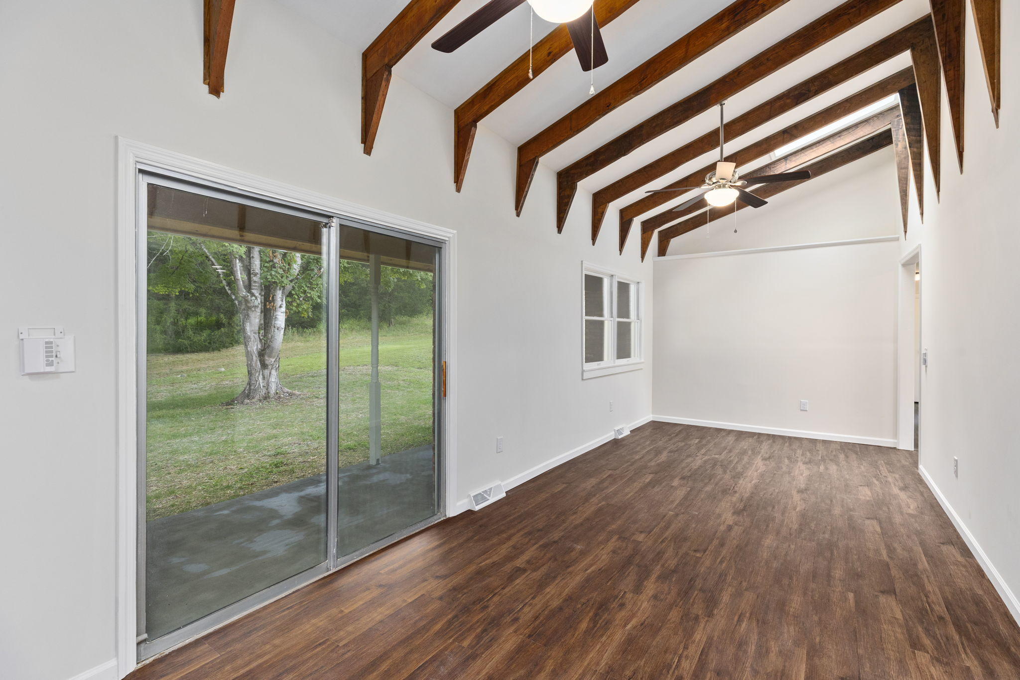 937 Haw Ridge Road Piney Flats, TN 37686 - Photo 13 of 31 Great room unfurnished