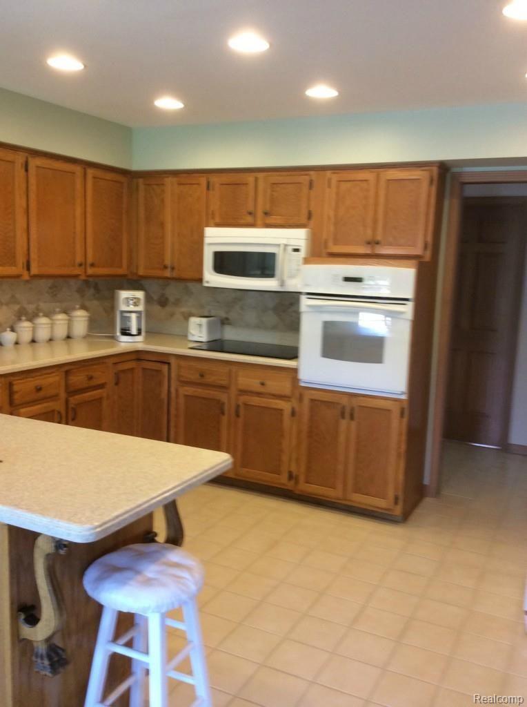 3484 Summit Ridge Drive Rochester, MI 48306 - Photo 18 of 24 3484 Summit Ridge 6.jpg